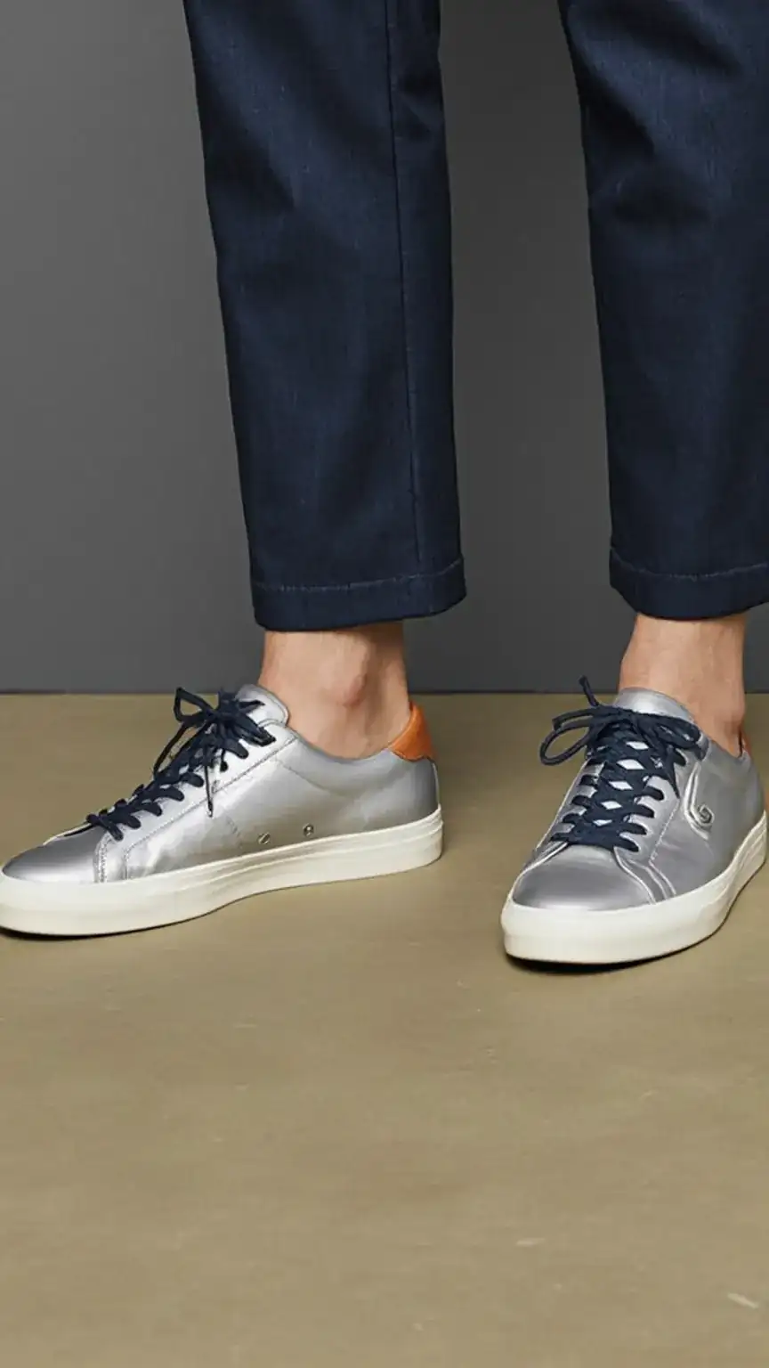 Stylish men's sneakers, perfect for casual occasions and completing a versatile wardrobe. Men's footwear, casual style, comfortable shoes.